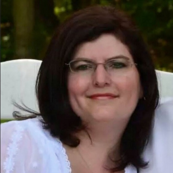 Meet your Posher, Rebekah - Picture 1 of 1